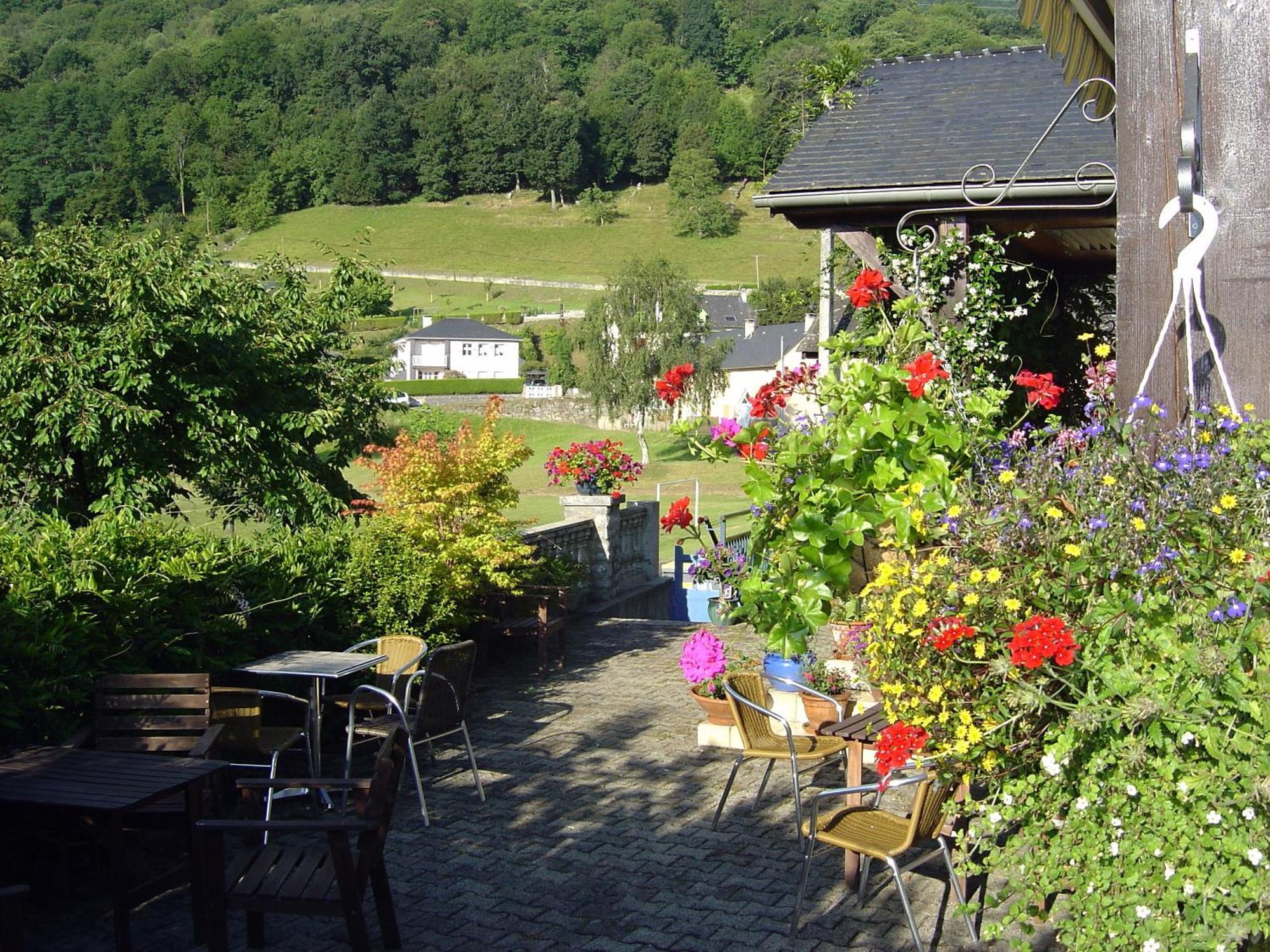 Hôtel Les Rochers Saint-Savin (Hautes-Pyrenees) Exterior foto