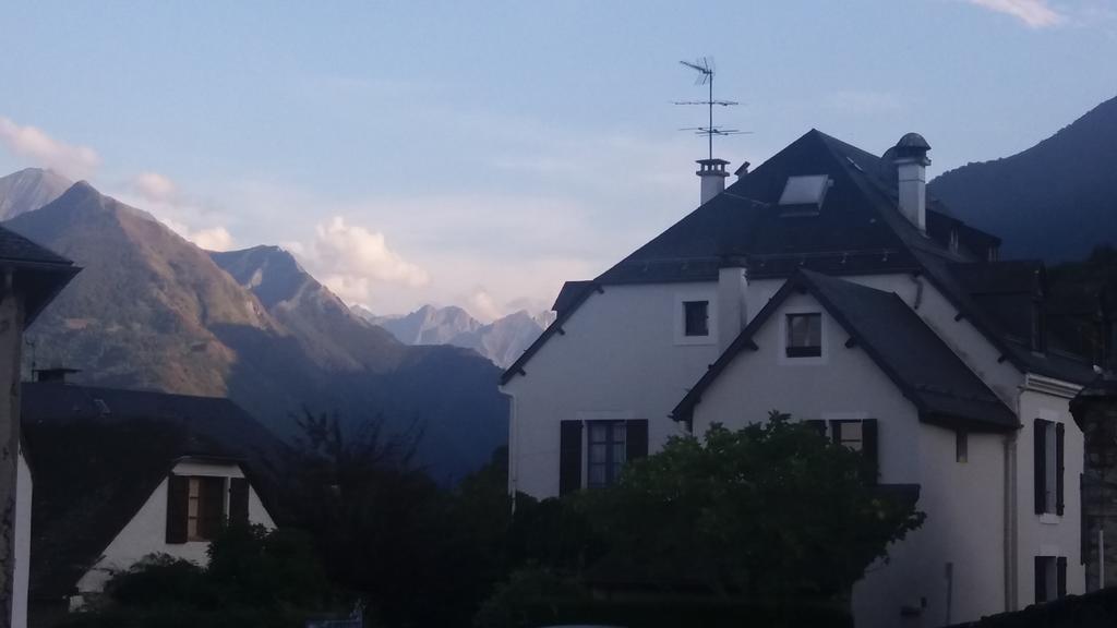 Hôtel Les Rochers Saint-Savin (Hautes-Pyrenees) Exterior foto