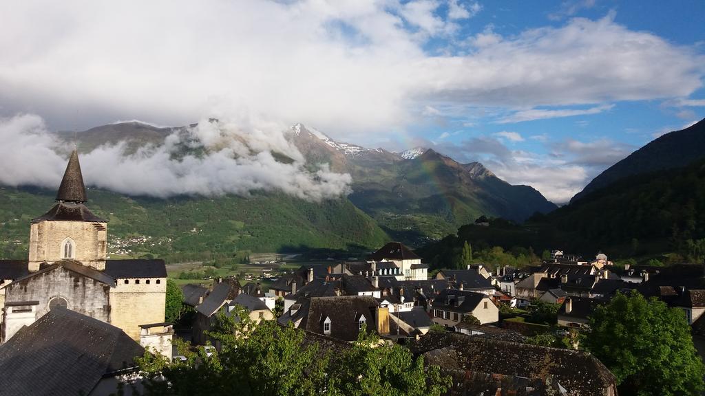 Hôtel Les Rochers Saint-Savin (Hautes-Pyrenees) Exterior foto