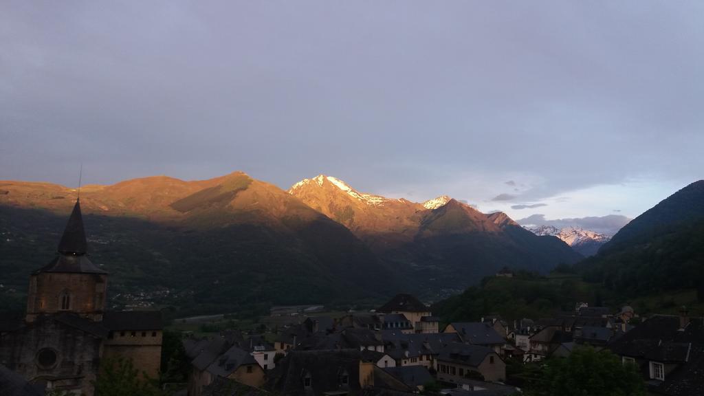 Hôtel Les Rochers Saint-Savin (Hautes-Pyrenees) Exterior foto