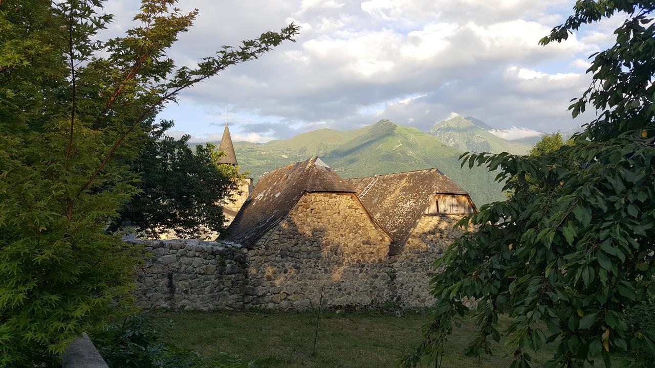 Hôtel Les Rochers Saint-Savin (Hautes-Pyrenees) Exterior foto